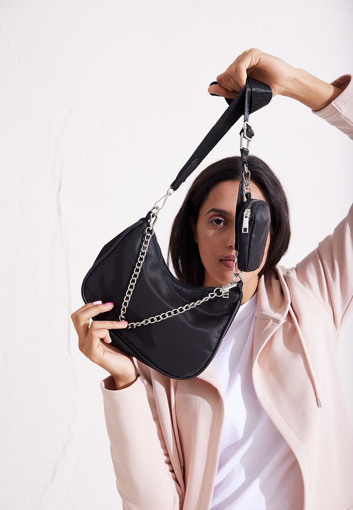 Umhängetasche mit Pouch