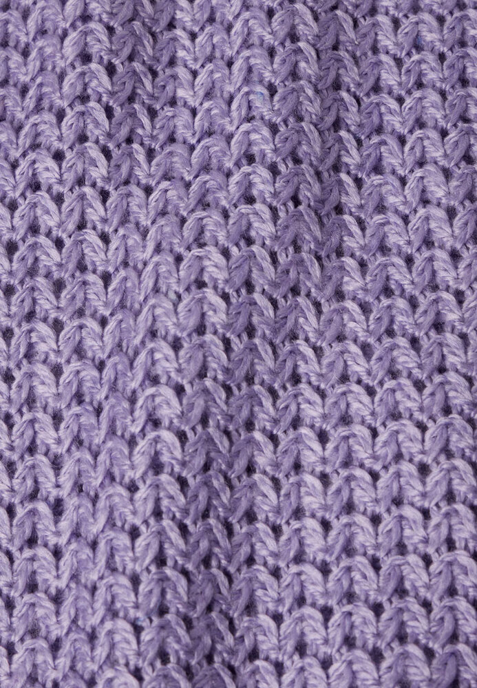 Strickpulli mit U-Boot-Ausschnitt