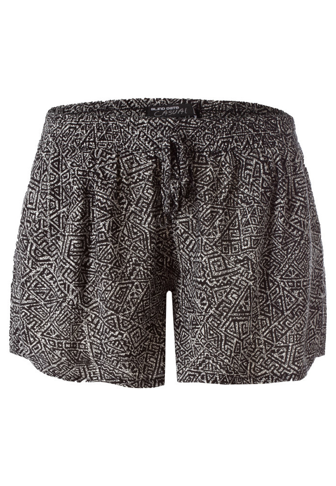 Shorts im Ethno-Look