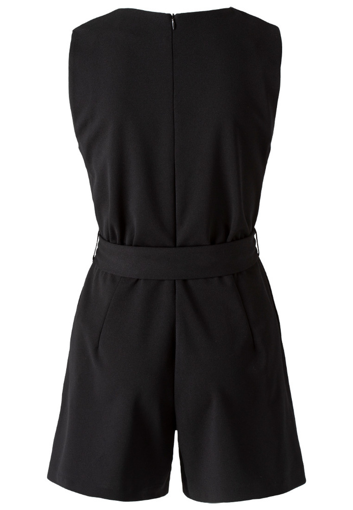 Kurzer Jumpsuit mit Spitze