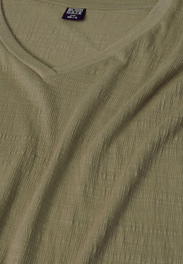 Shirt mit V-Ausschnitt