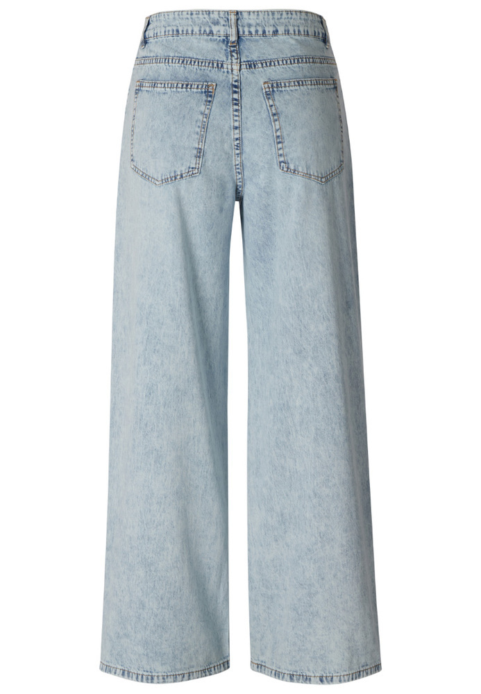 Wide-Leg High-Waist Jeans