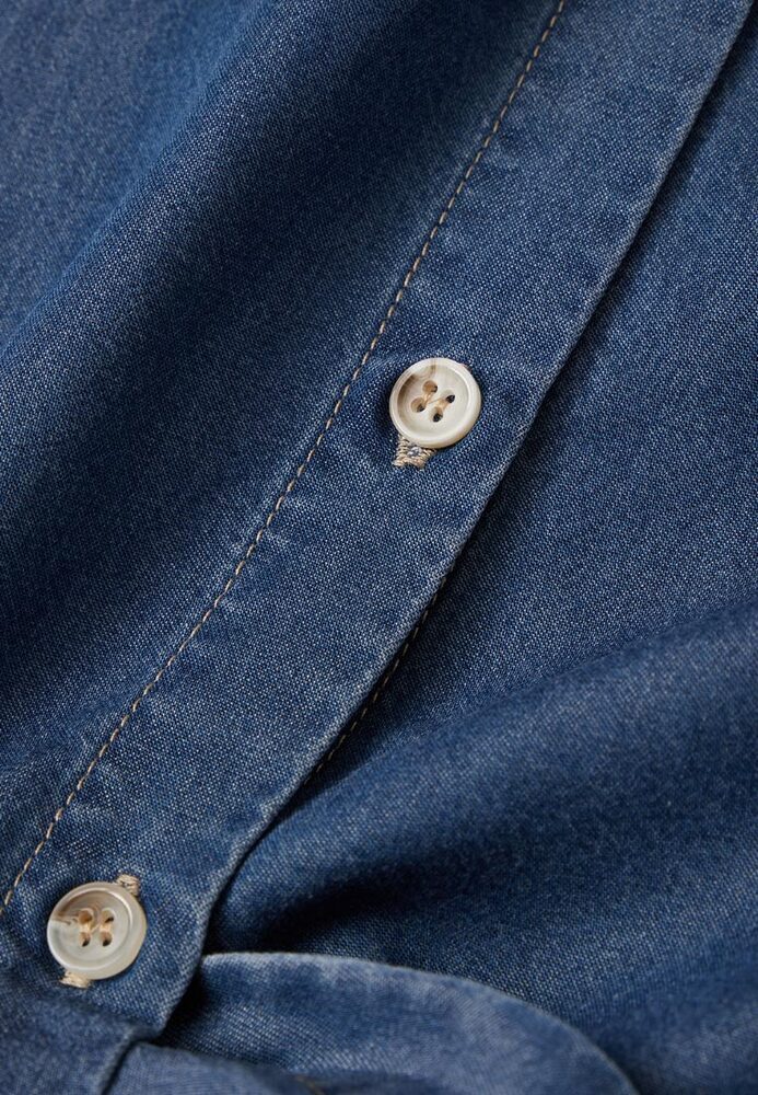 Bluse mit Knoten