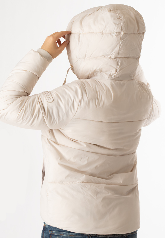 Pufferjacke mit Kapuze