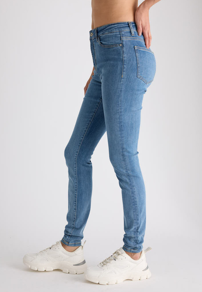 Skinny High-Waist Jeans